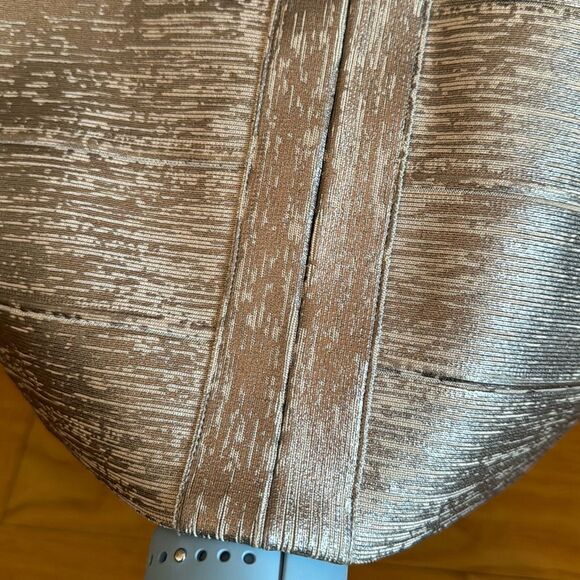 Herve Leger Arlis Bandage Skirt in Platinum Foil Size Small - Picture 11 of 11